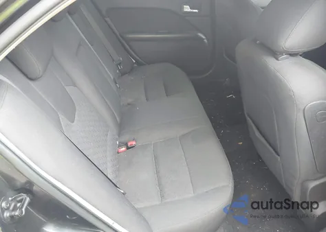 2010 Ford Fusion Se z USA, uszkodzony, nr VIN 3FAHP0HG5AR191809